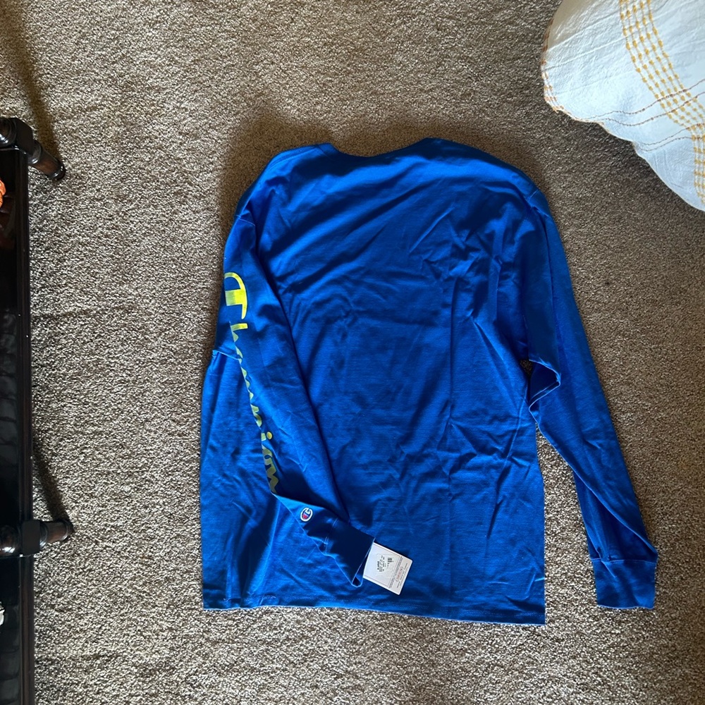 Men’s blue champion long sleeve top